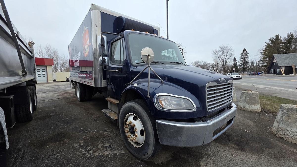 Used 2016 Freightliner Cube 22 feet