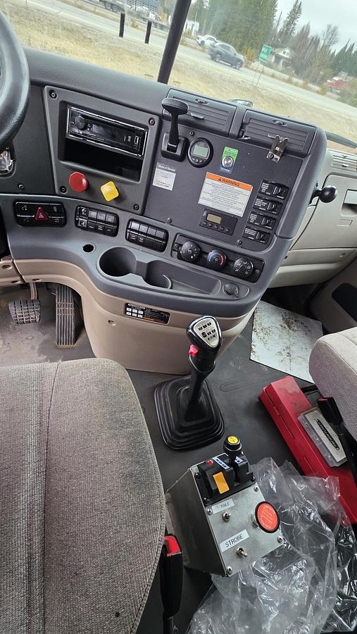 Used 2017 Freightliner Cascadia 125