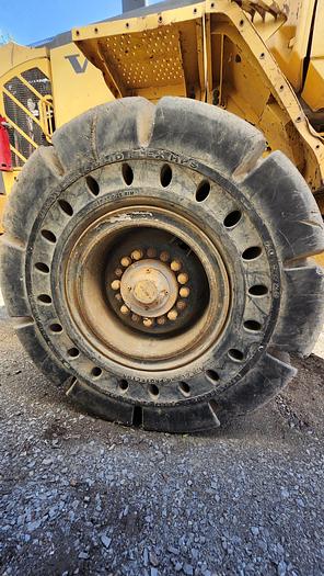 Used 4x 20.5x25 Brawler Solid Flex Tires