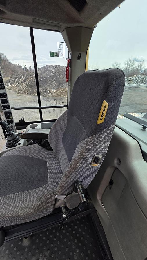 Used 2015 Volvo L90H