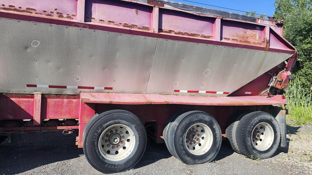 Used 1999 Red River LB439 / 4 axles strap trailer