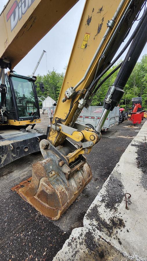 Used 2016 Caterpillar M320F