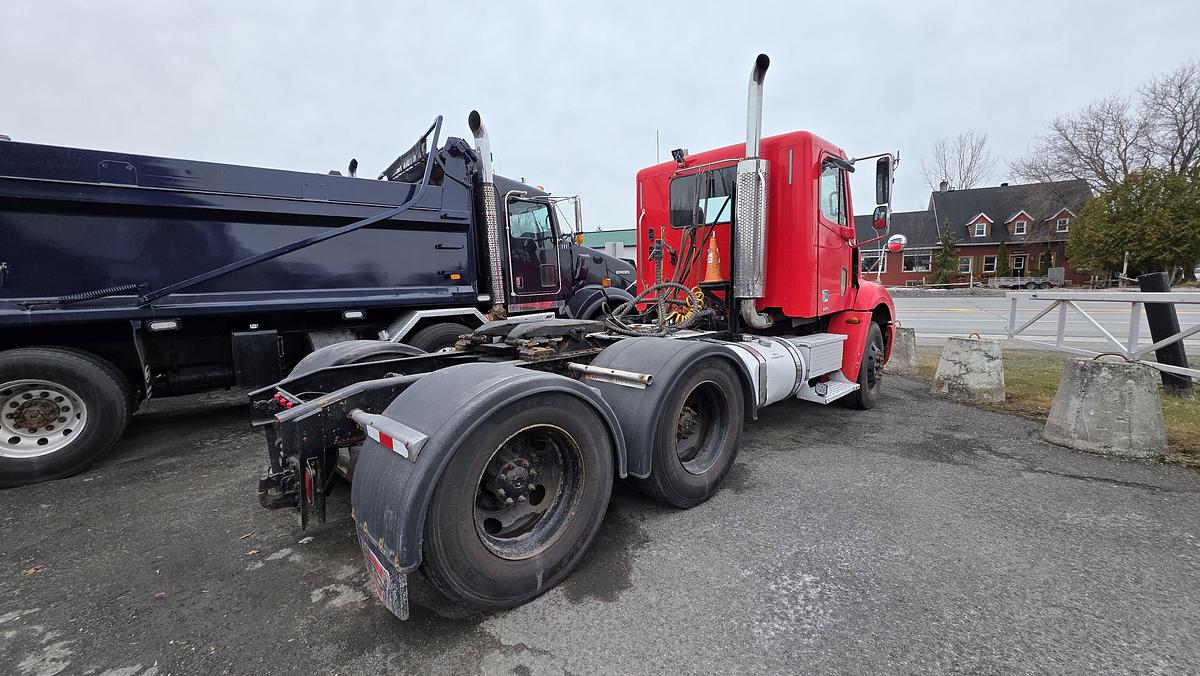 Used 2006 Freightliner Columbia