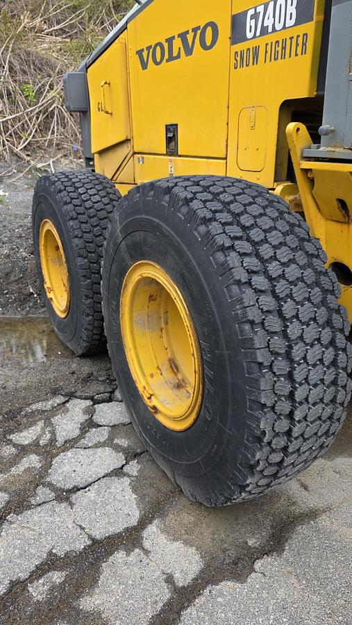 Used 2006 Volvo G740B