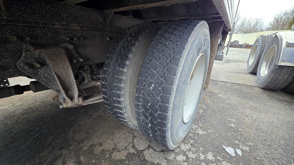 Used 2016 Freightliner Cube 22 feet