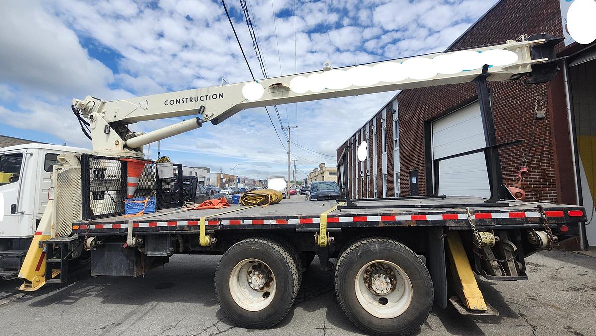Used 2003 Freightliner FL112
