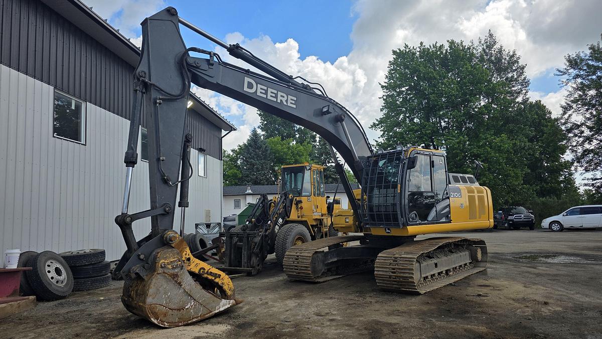 Used 2018 John Deere 210G