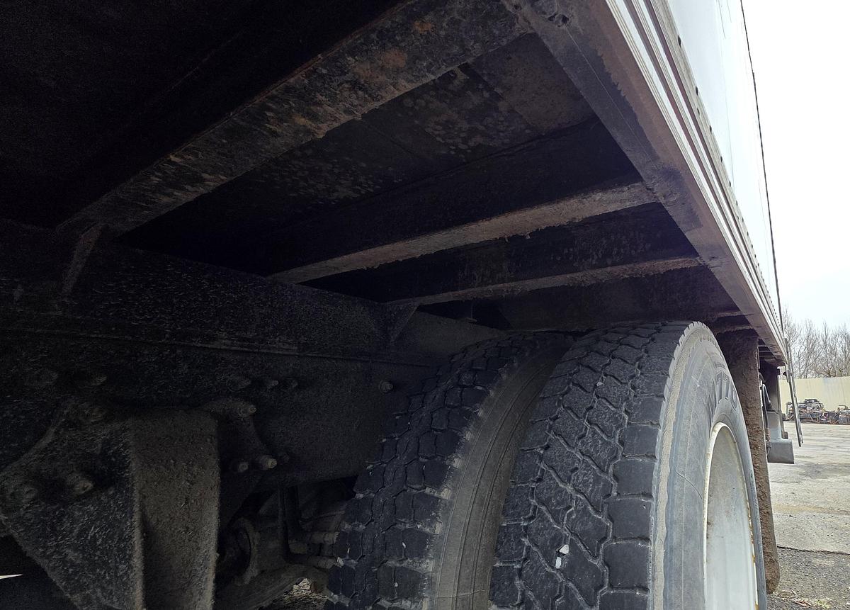 Used 2016 Freightliner Cube 22 feet