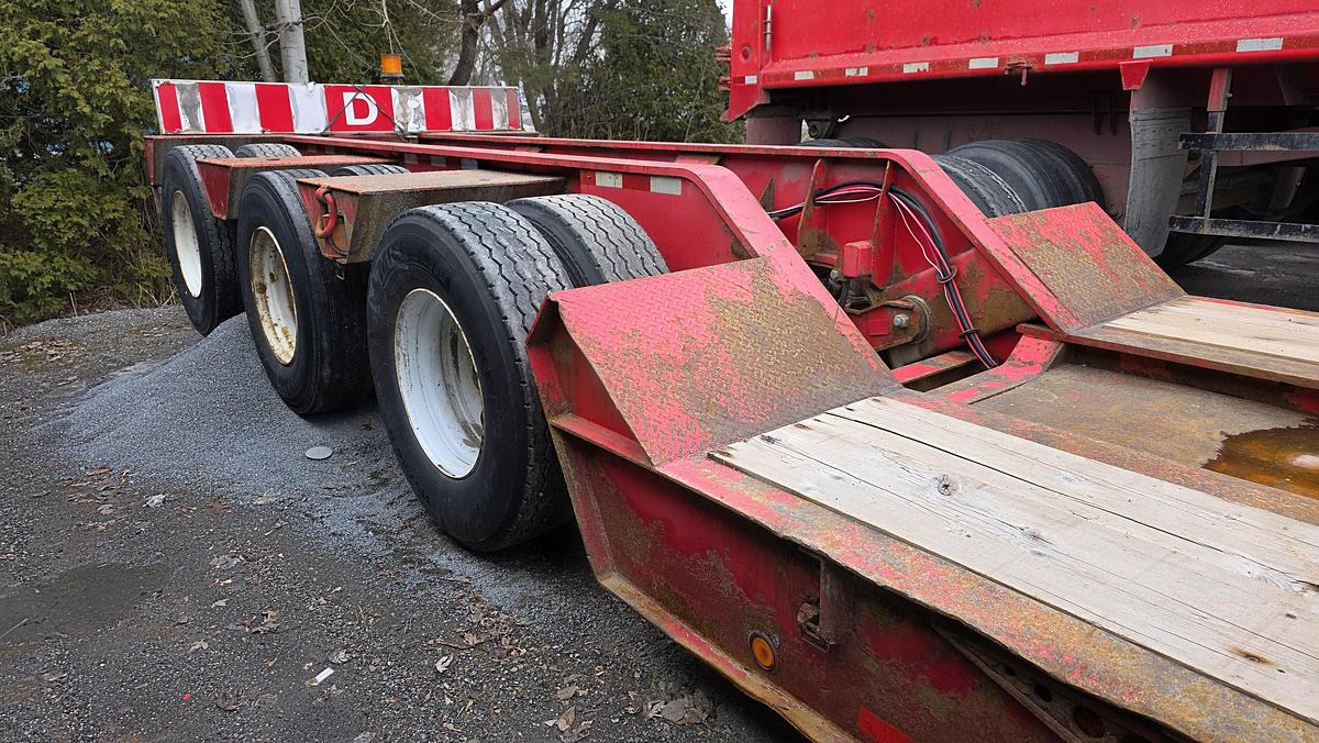 Used 2011 Pitts 24 Feet / 3 axles Lowboy