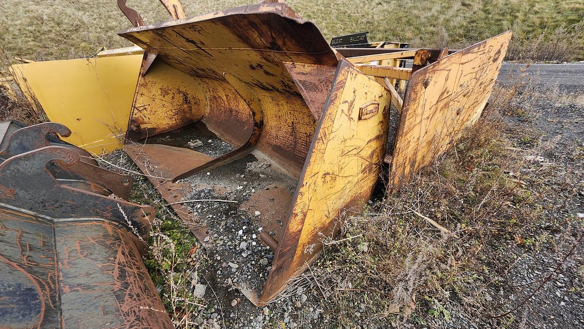 Used 120″ Bucket for Caterpillar 950H