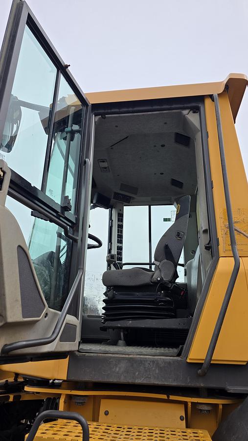 Used 2015 Volvo L90H