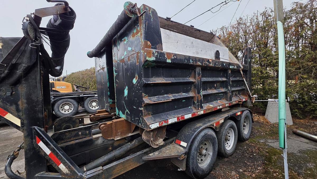 Used 2014 Roll-Off 2 axles