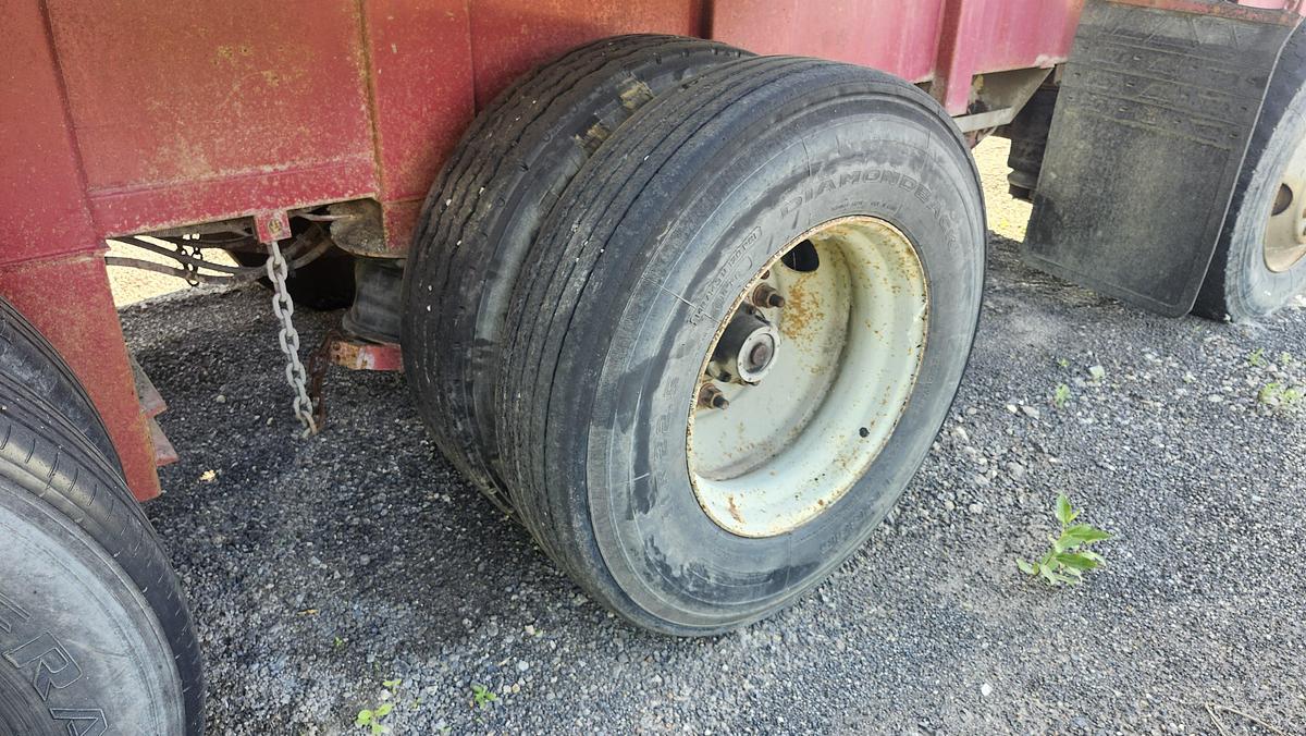 Used 1999 Red River LB439 / 4 axles strap trailer