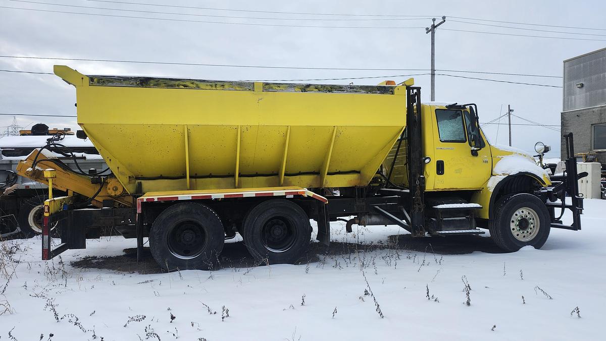 Used 2004 International 4400