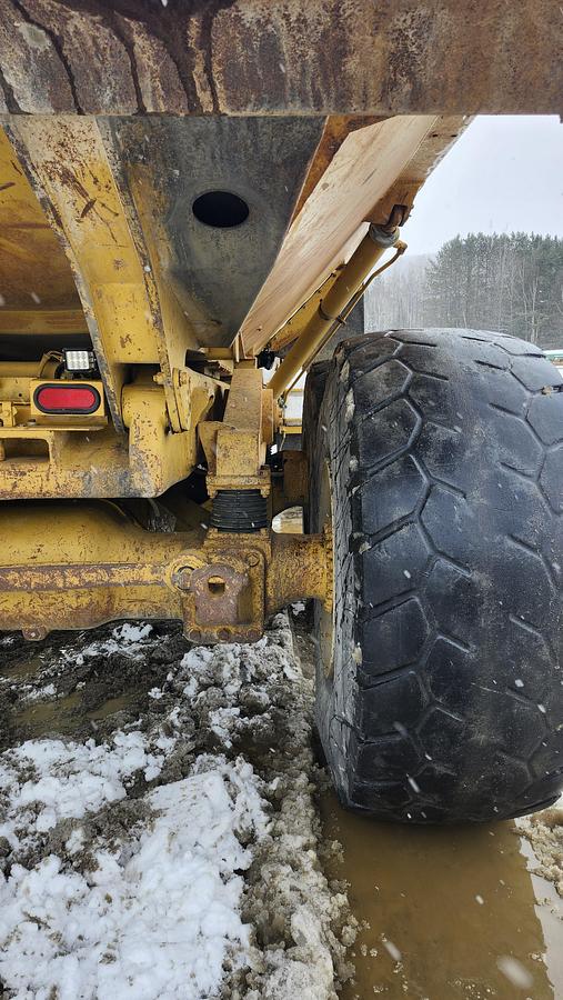 Used 2001 Caterpillar 735