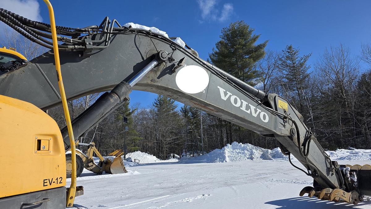 Used 2012 Volvo ECR235DL