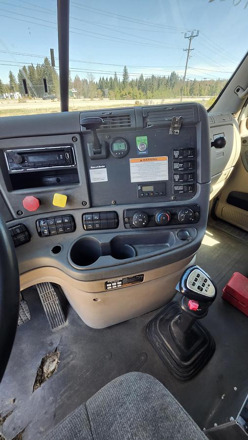 Used 2017 Freightliner Cascadia 125