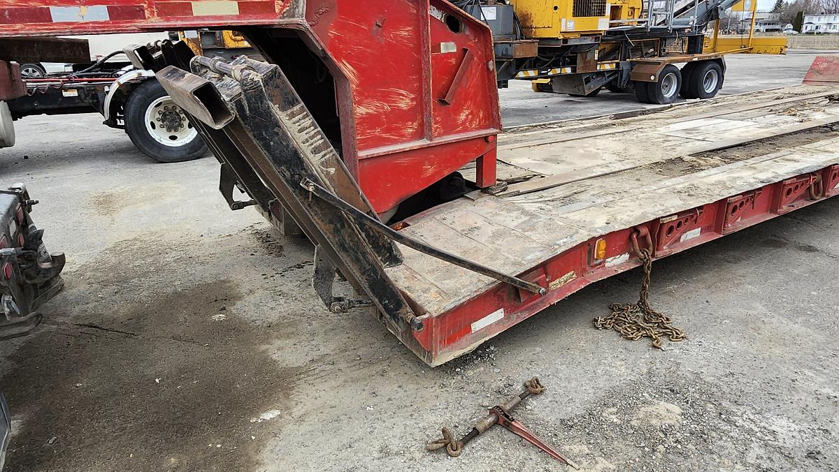 Used 1991 JC Trailers 2 axles / 24' x 102"