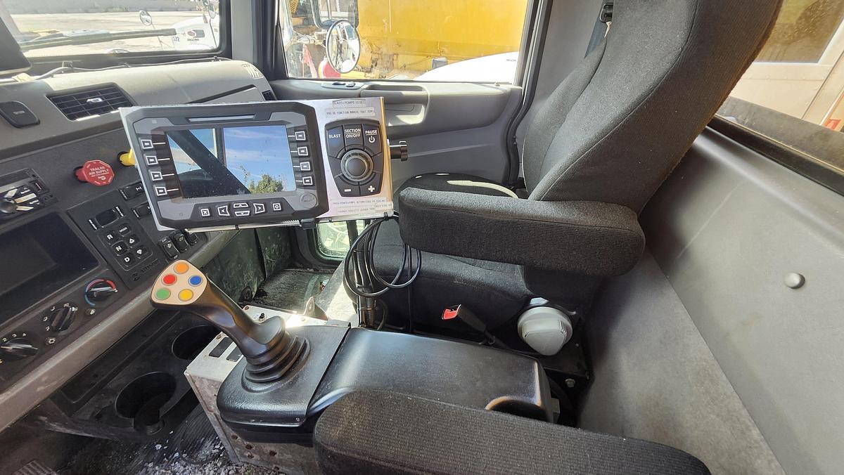 Used 2018 Peterbilt 348