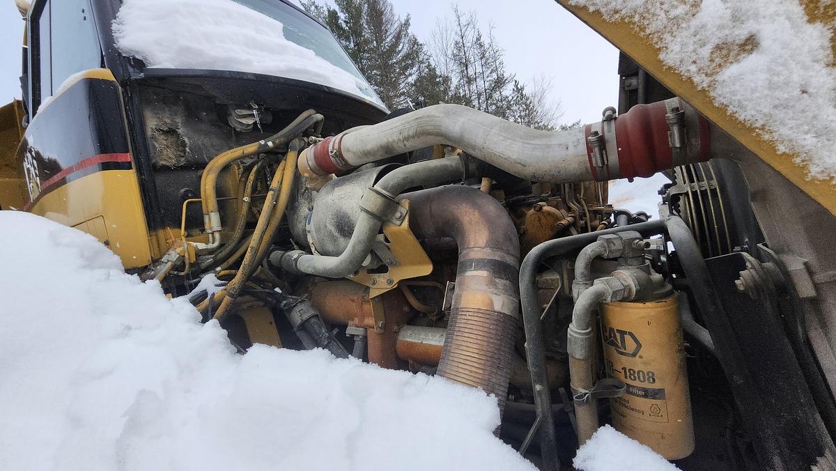 Used 2001 Caterpillar 735