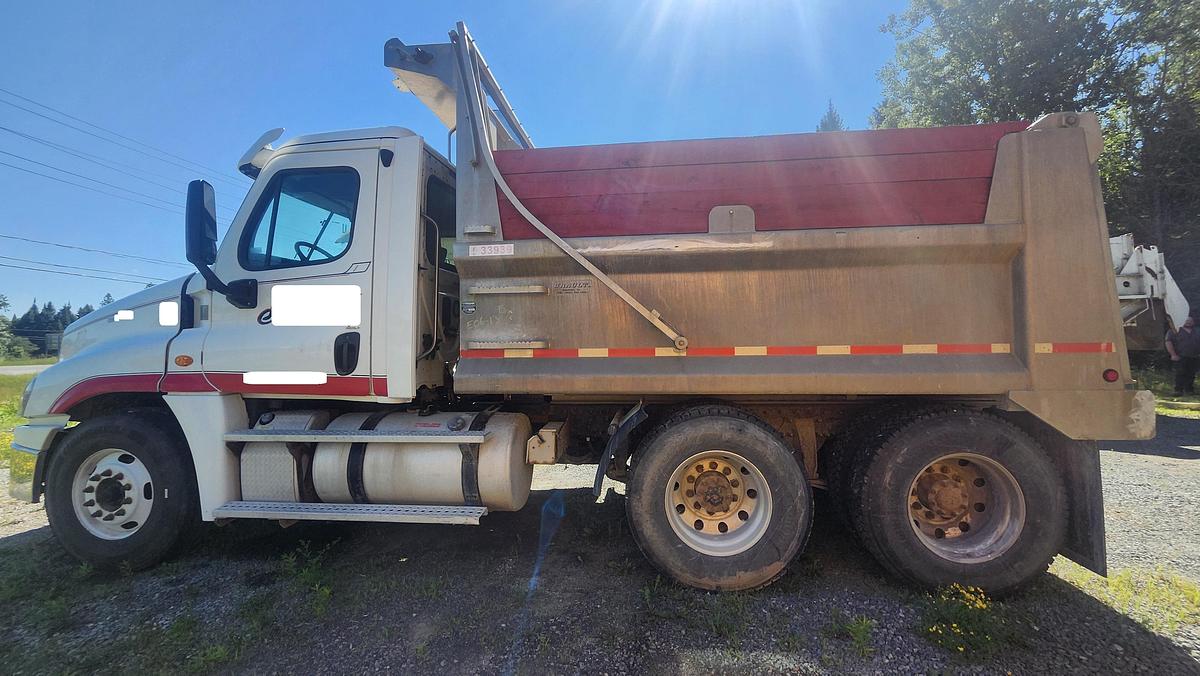 Used 2017 Freightliner Cascadia 125