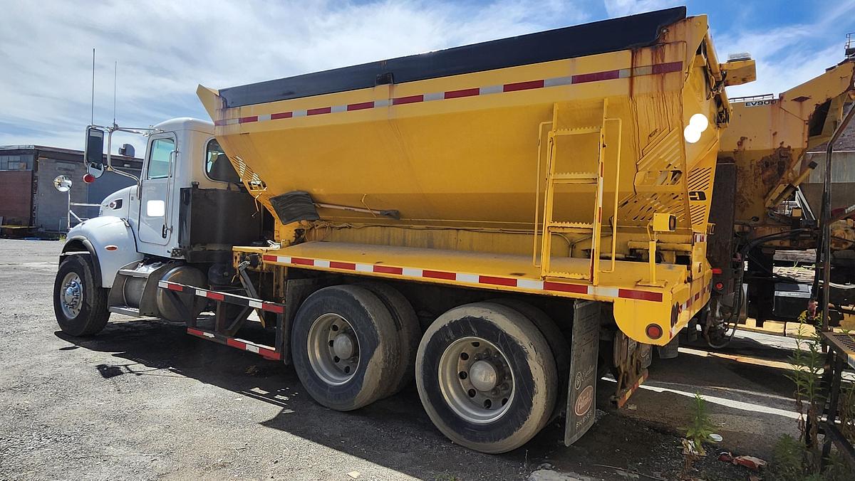 Used 2018 Peterbilt 348