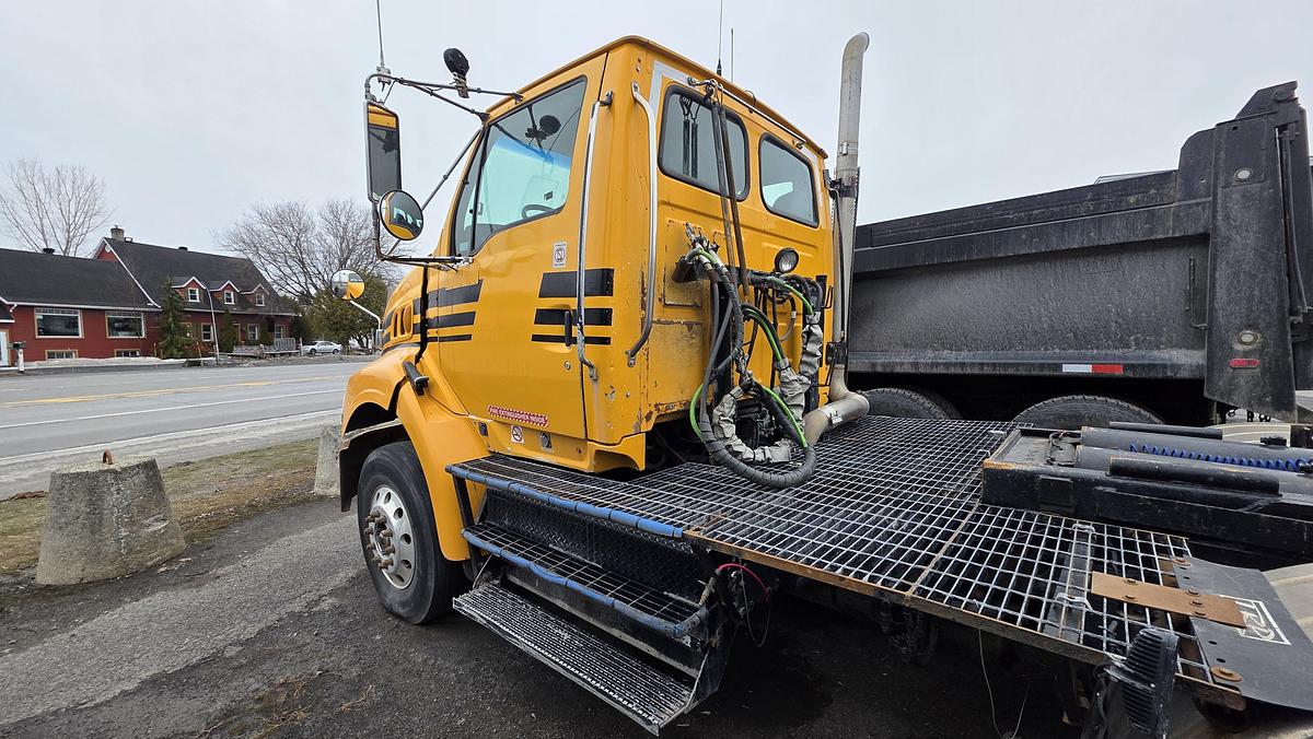 Used 2001 Sterling Shunter