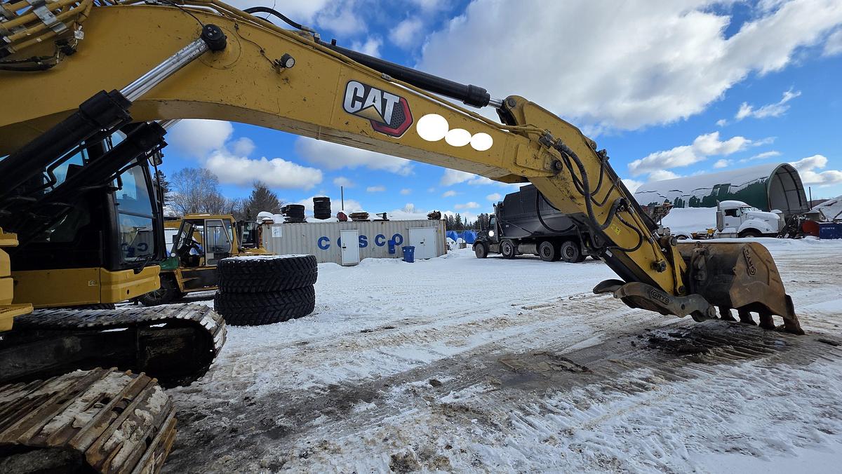 Used 2021 Caterpillar 325-07