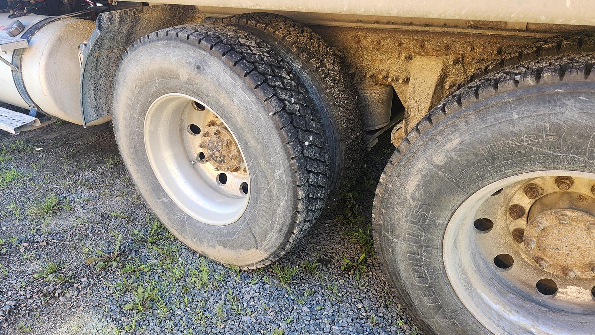 Used 2017 Freightliner Cascadia 125