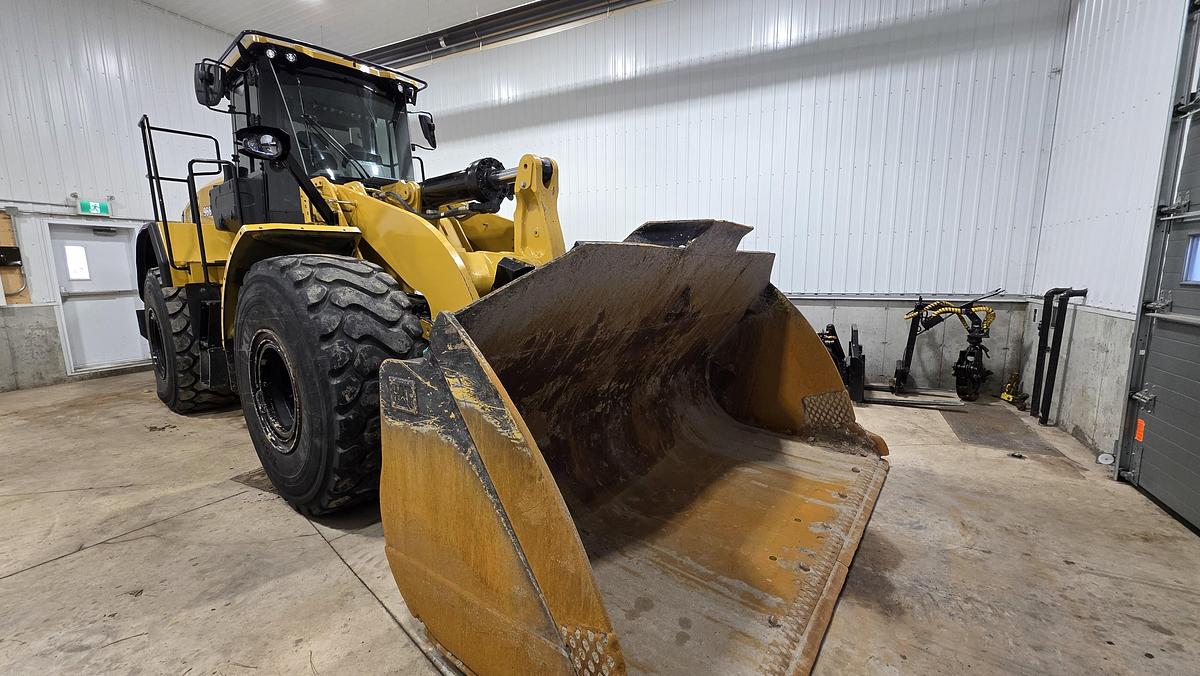 Used 2023 Caterpillar 966