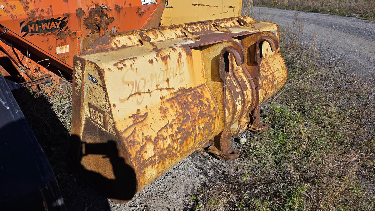 Used Caterpillar 100 po / in