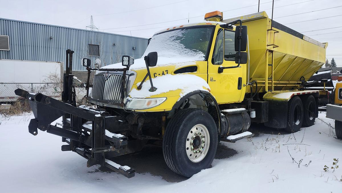 Used 2004 International 4400