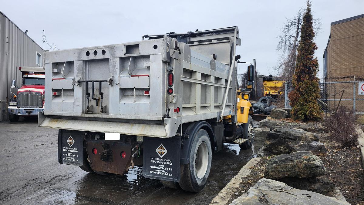 Used 2002 International 7400