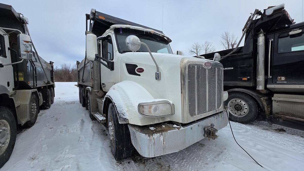 Used 2020 Peterbilt Dump truck