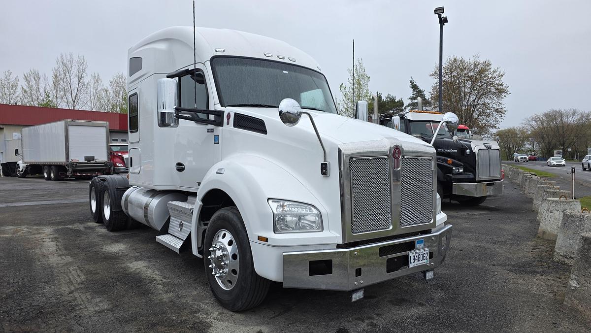 Used 2020 Kenworth T880