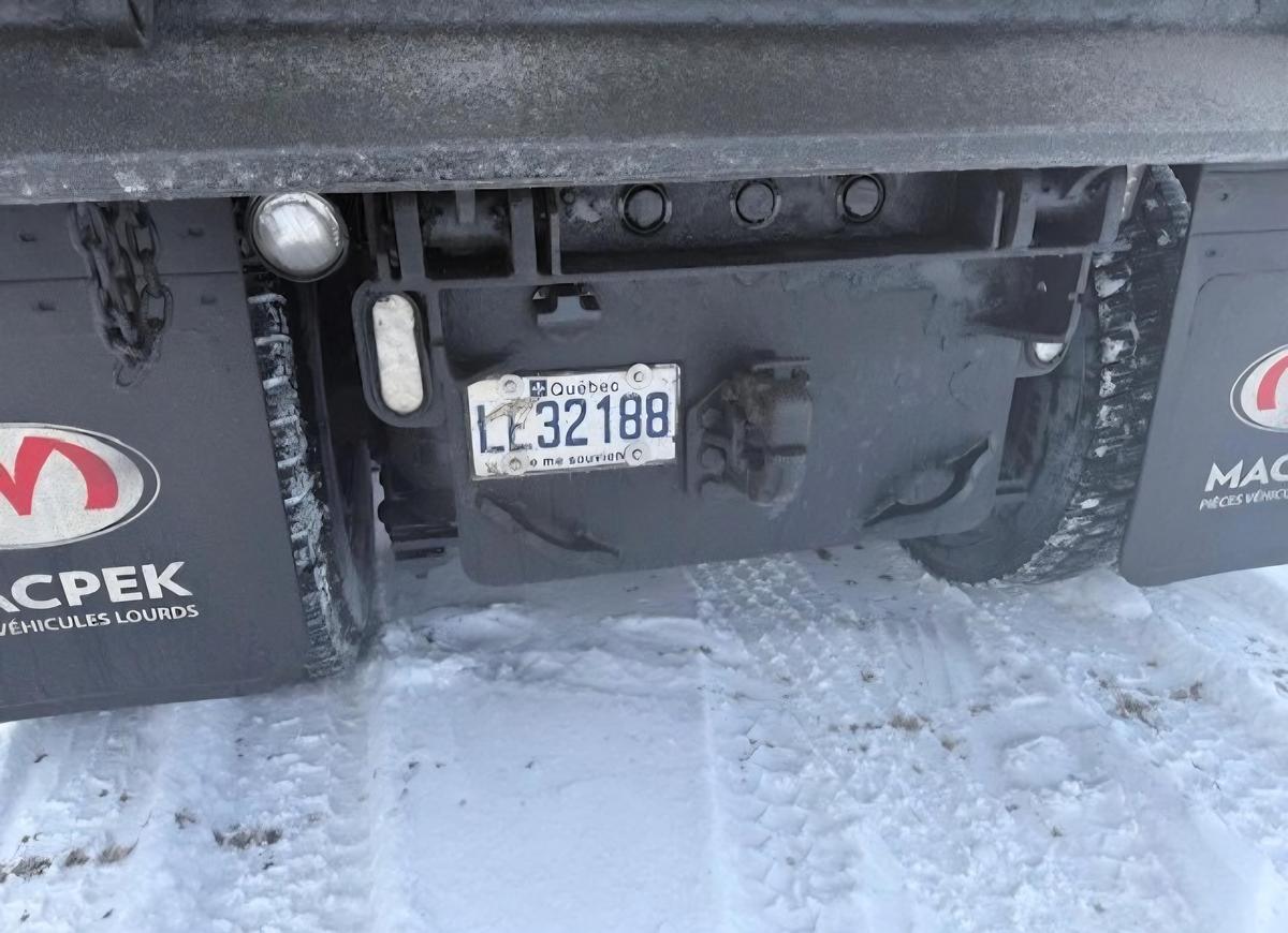 Used 2017 Freightliner SD112