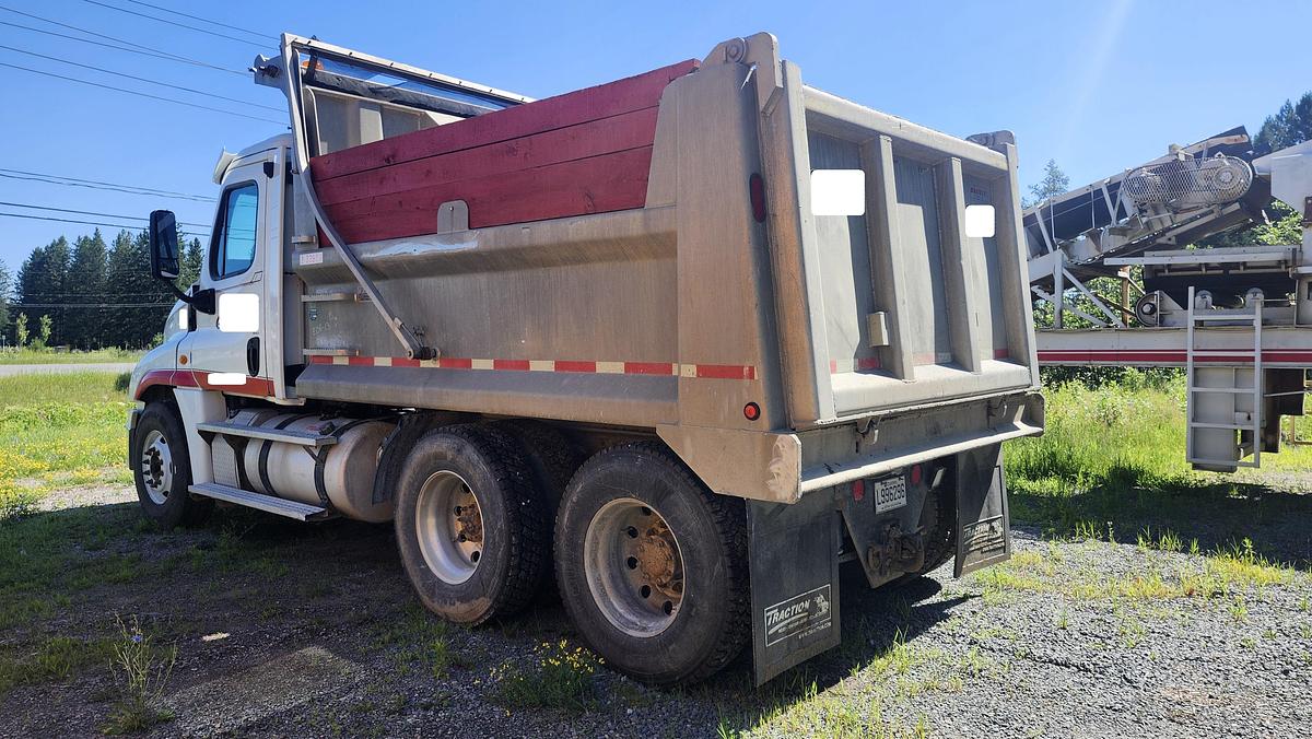 Used 2017 Freightliner Cascadia 125