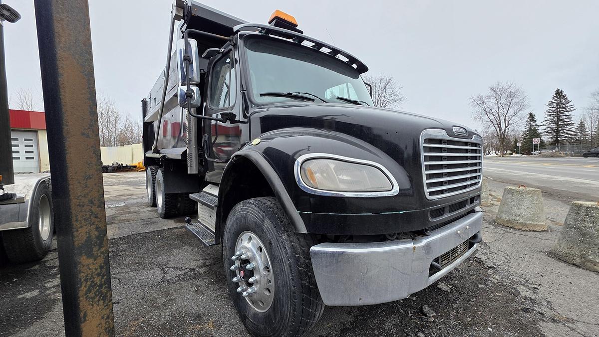 Used 2015 Freightliner M2-112