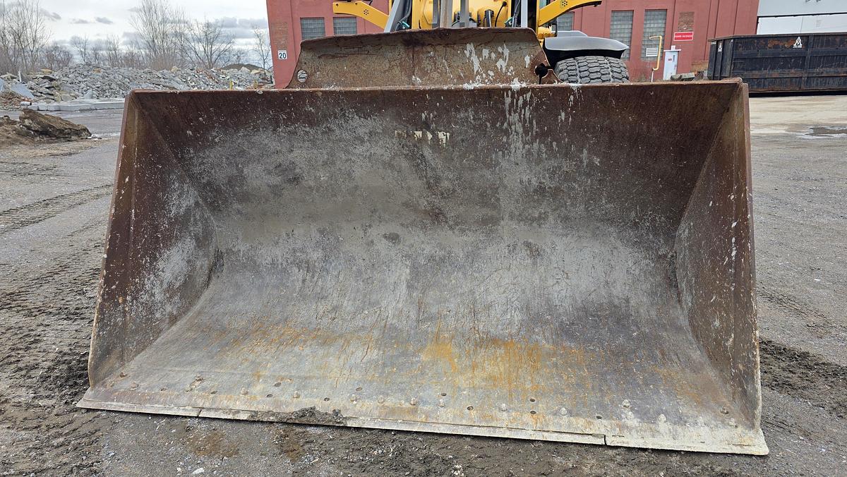 Used 2013 Volvo L90G