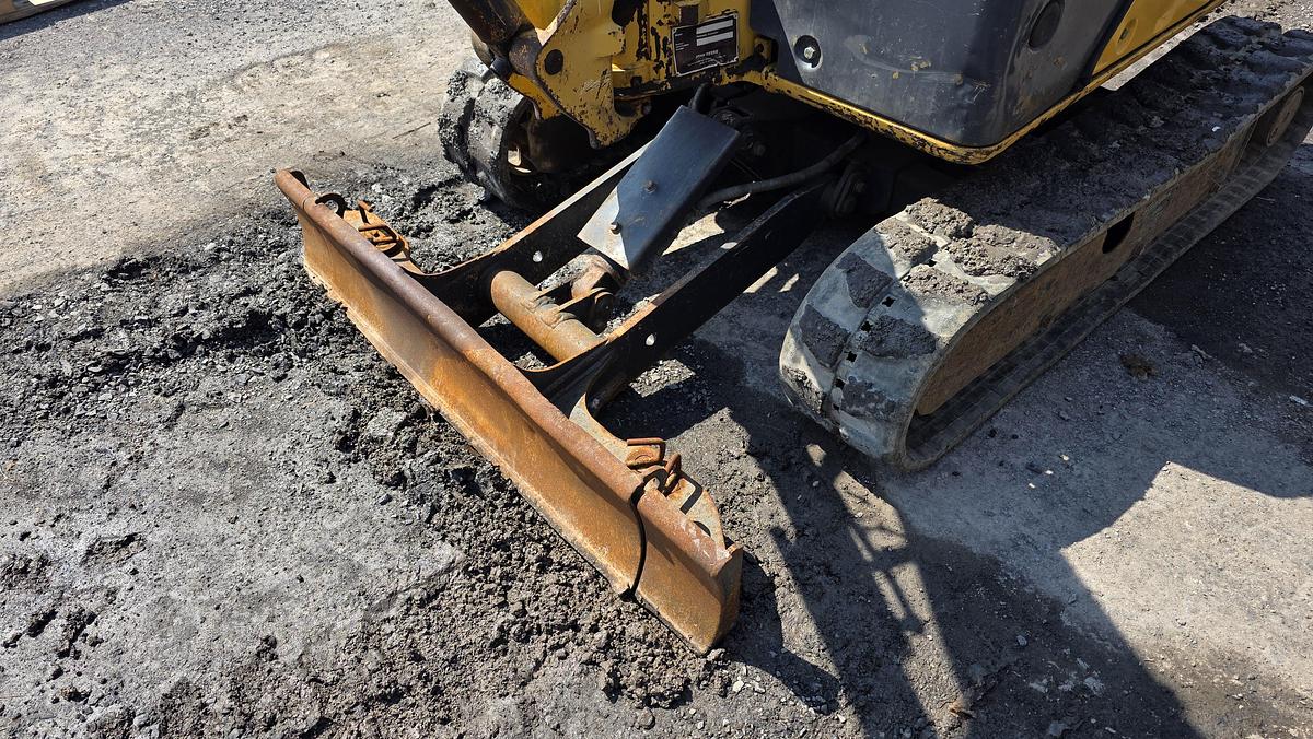 Used 2012 John Deere 17D