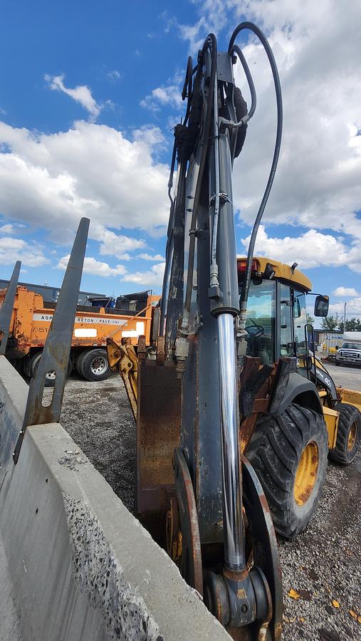 Used 2011 John Deere 410J