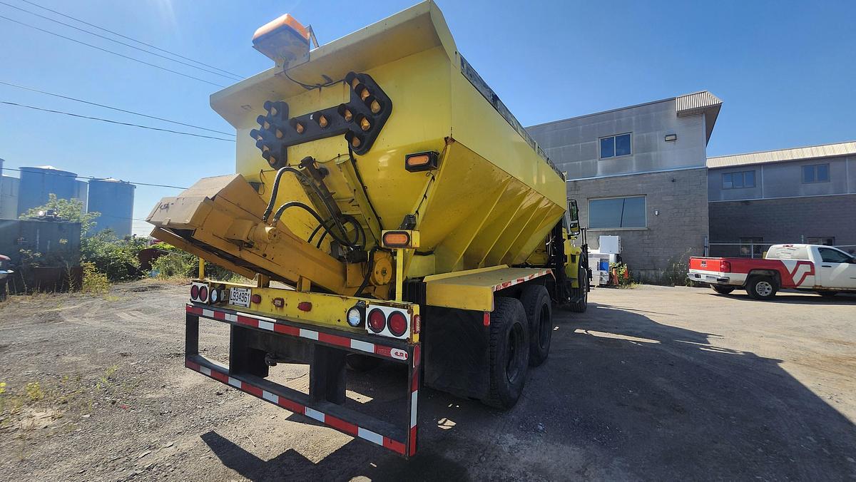 Used 2004 International 4400