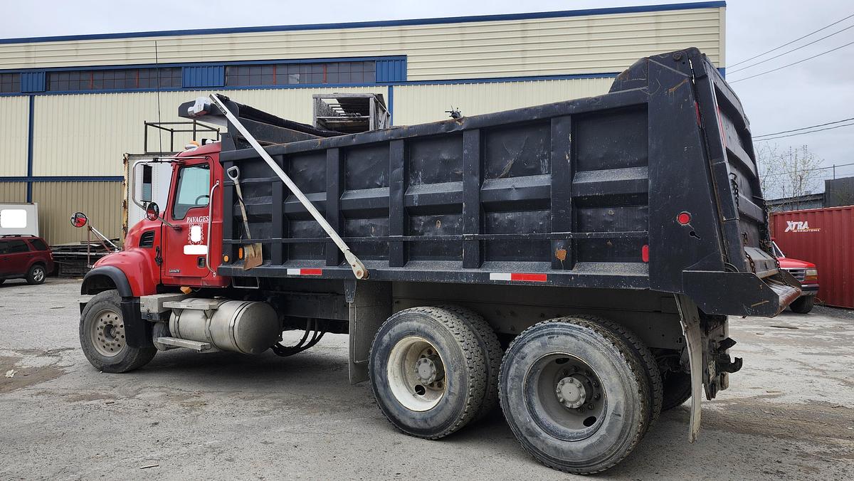 Used 2005 Mack Granite