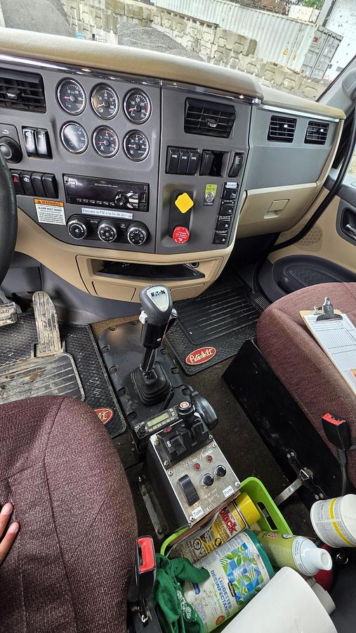 Used 2015 Peterbilt Tri axle
