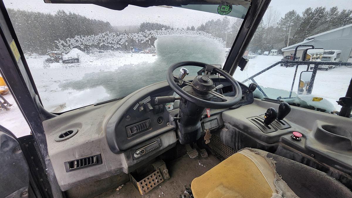 Used 2001 Caterpillar 735