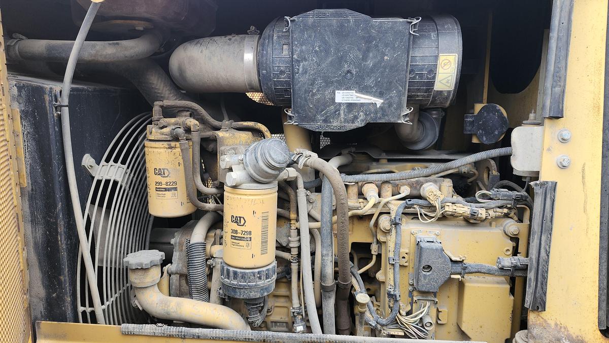 Used 2011 Caterpillar D4K LGP