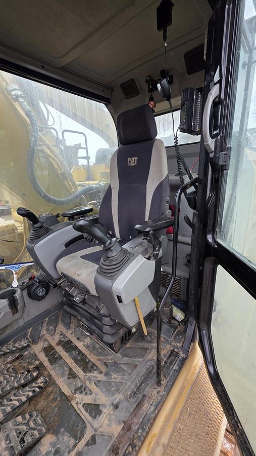 Used 2016 Caterpillar 330F