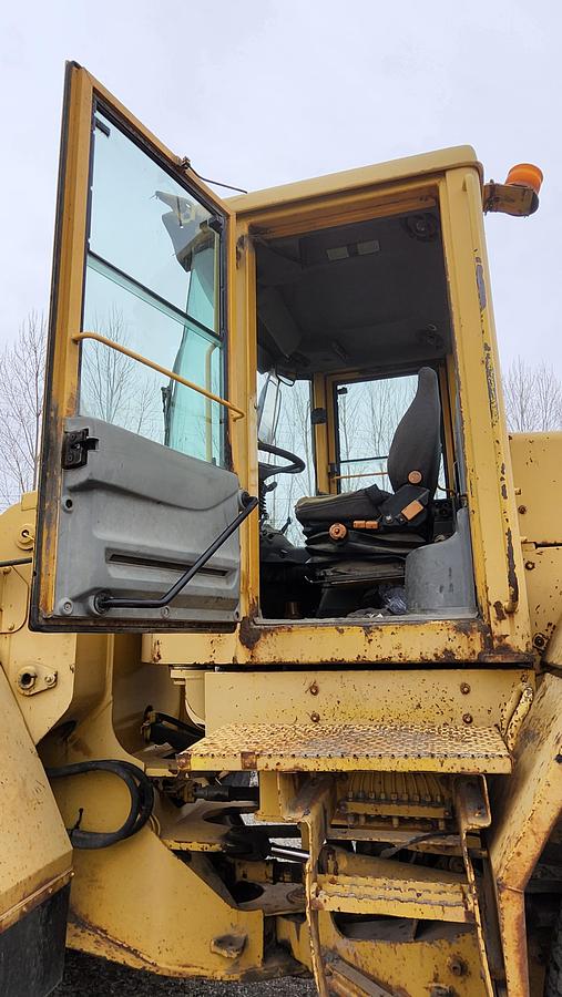 Used 2001 Volvo L90