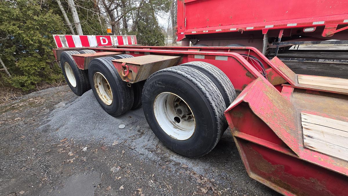 Used 2011 Pitts 24 Feet / 3 axles Lowboy