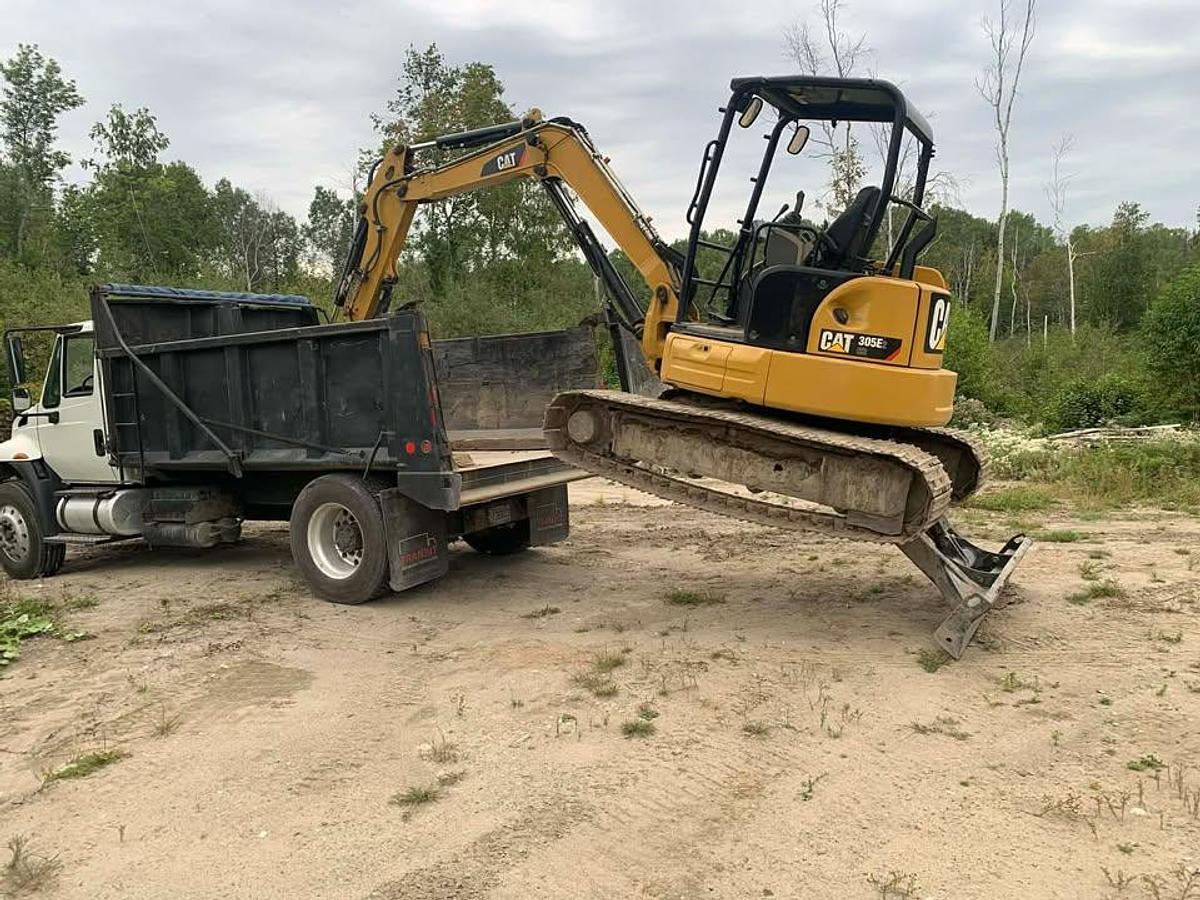 Used 2017 Caterpillar 305 E2